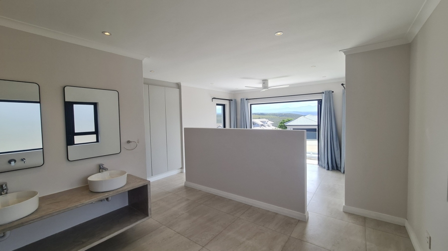 4 Bedroom Property for Sale in Baron View Western Cape